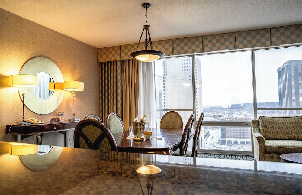 Suite, 1 King Bed (Congressional) - Photo 2