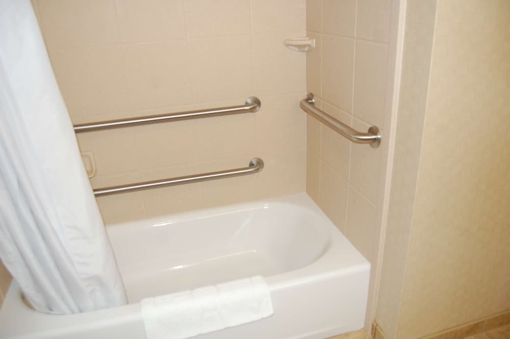 Room, 2 Queen Beds, Accessible, Non Smoking - Photo 2