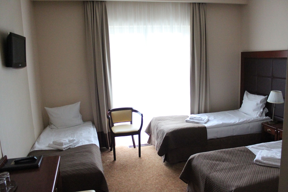 Double or Twin Room - Photo 4