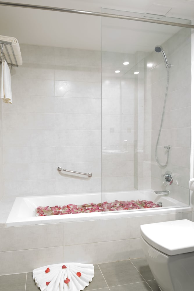Junior Suite Double with Balcony - Photo 10
