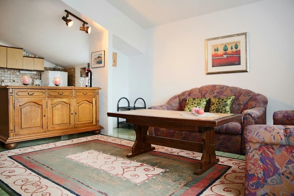 Apartment (Miba - close to the sea & parking - A) photo 3