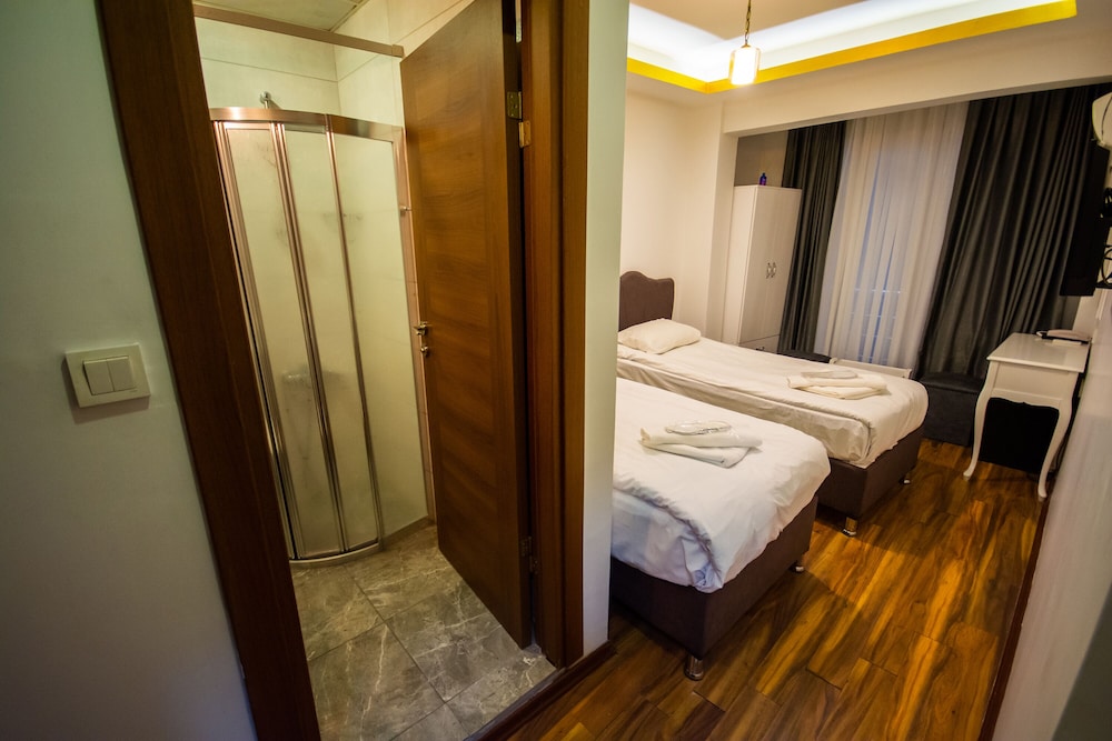 Deluxe Double or Twin Room, 1 Double or 2 Twin Beds, Non Smoking photo 3