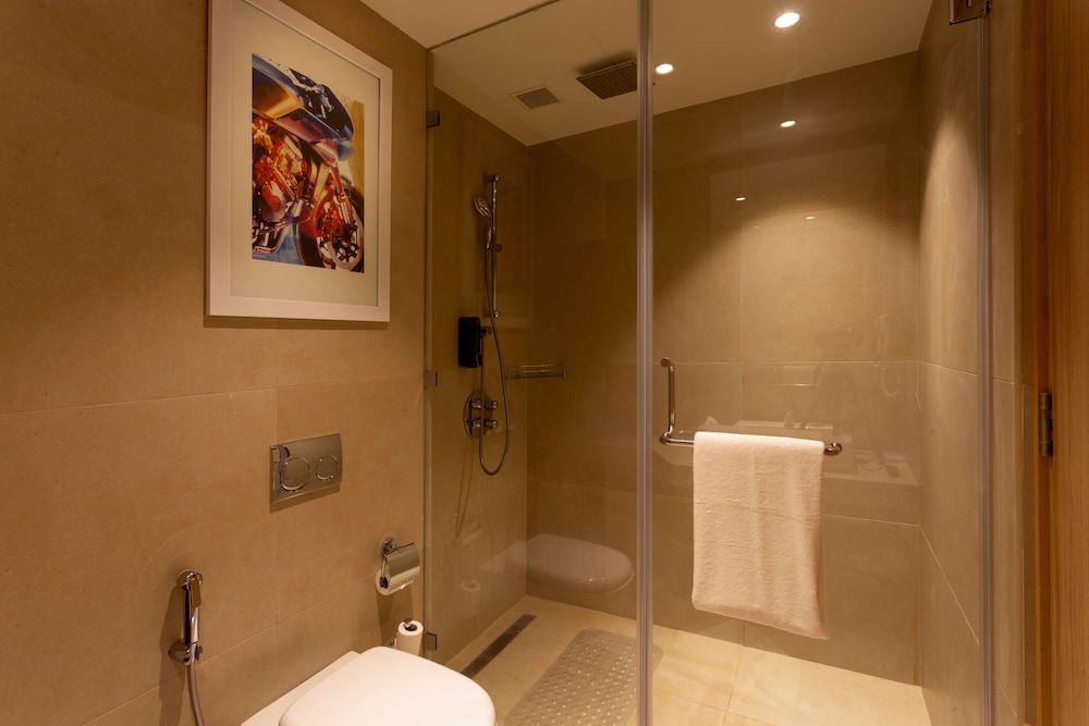 Junior Suite, 1 Queen Bed - Photo 8