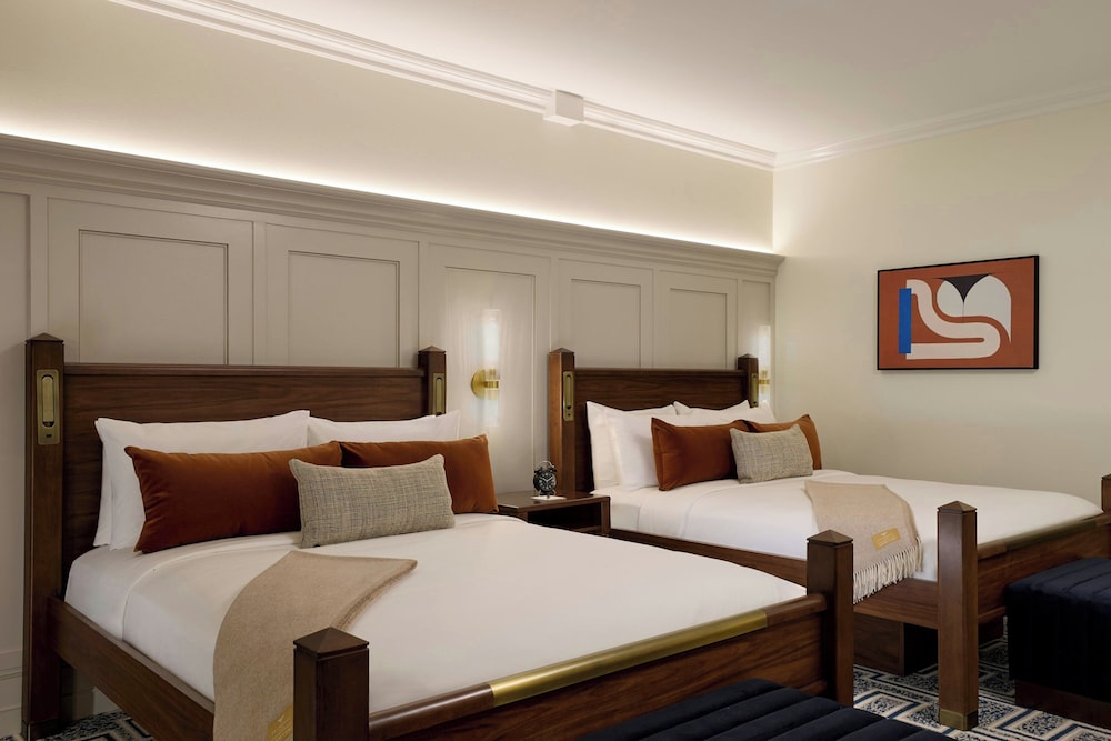 Standard Room, 2 Queen Beds - Photo 4