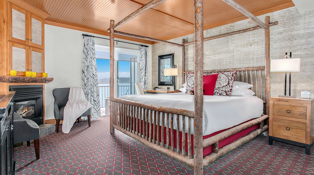 Executive Over Water Suite - Photo 7