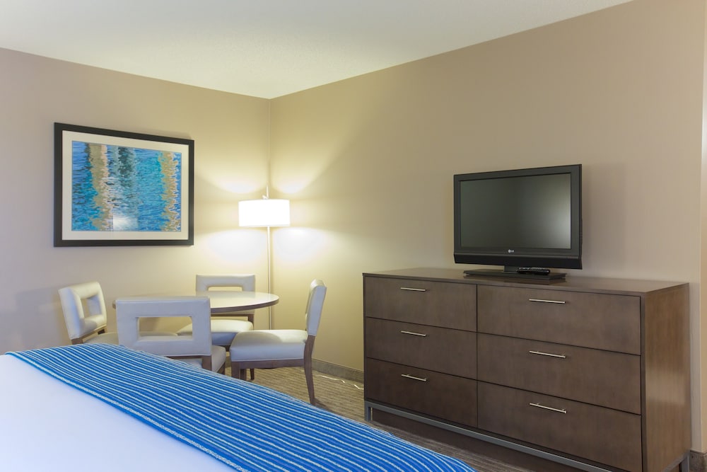 Standard Room, 1 King Bed photo 3
