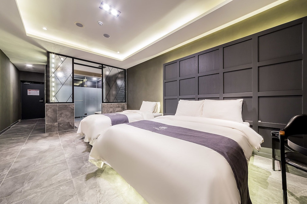 Premium Twin Room photo 1