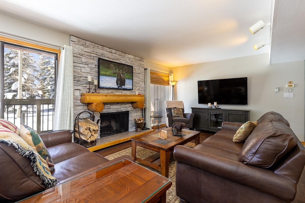Condo, 2 Bedrooms