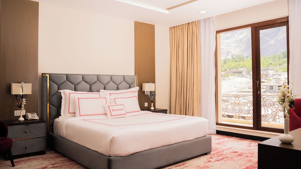 Presidential Suite, Multiple Beds