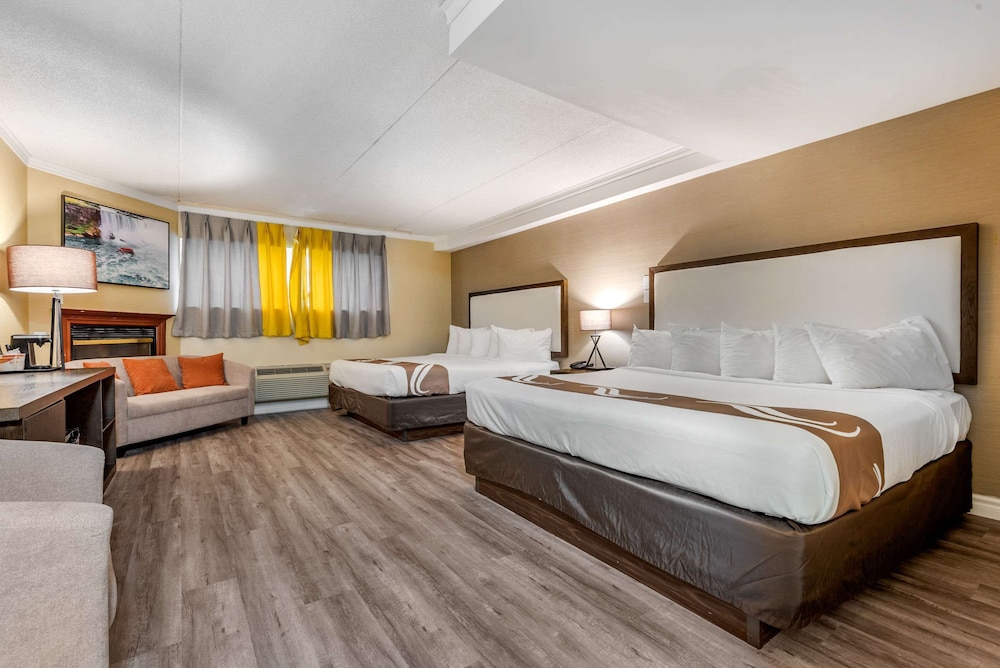 Room, Multiple Beds, Non Smoking - Photo 1