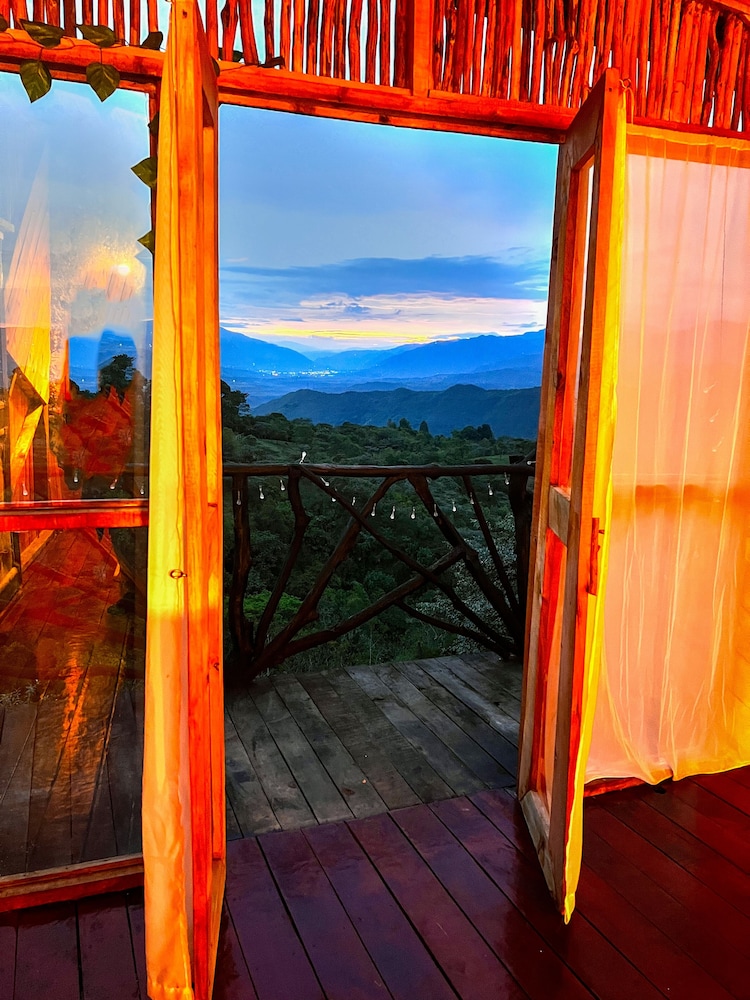 Family Cabin, 2 Bedrooms, Mountain View photo 2