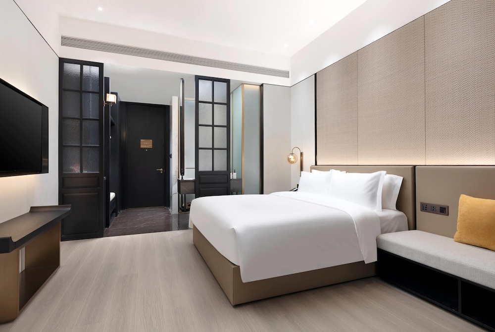 Room, 1 King Bed, Non Smoking, City View