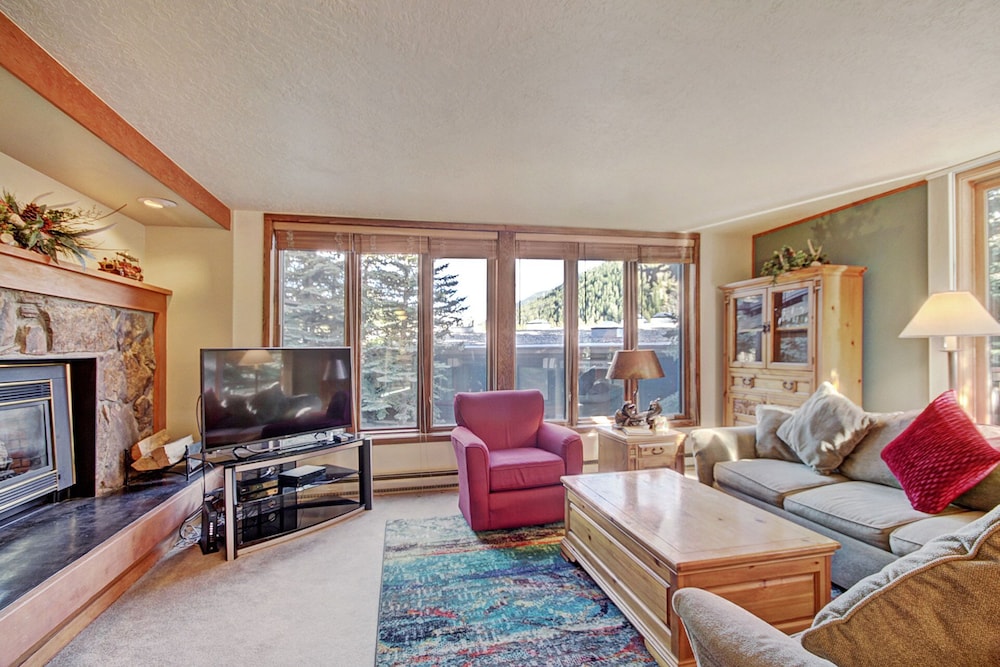 Condo, 2 Bedrooms