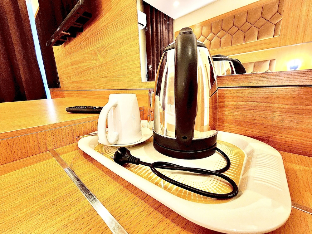 Royal Room - Photo 9