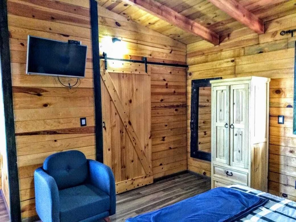 Deluxe Cabin photo 3