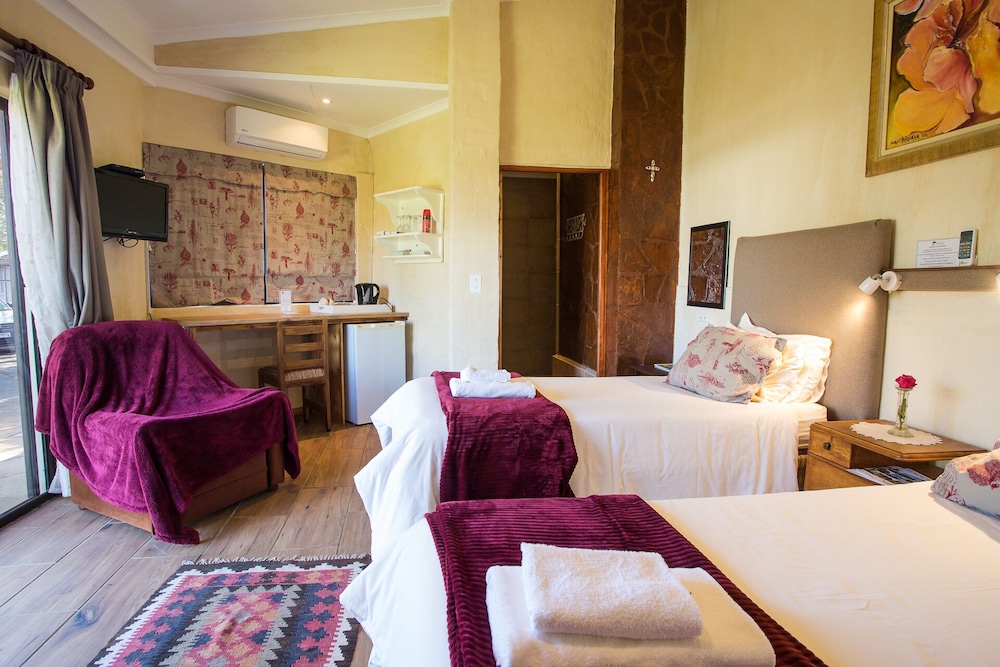Luxury Twin Room photo 3