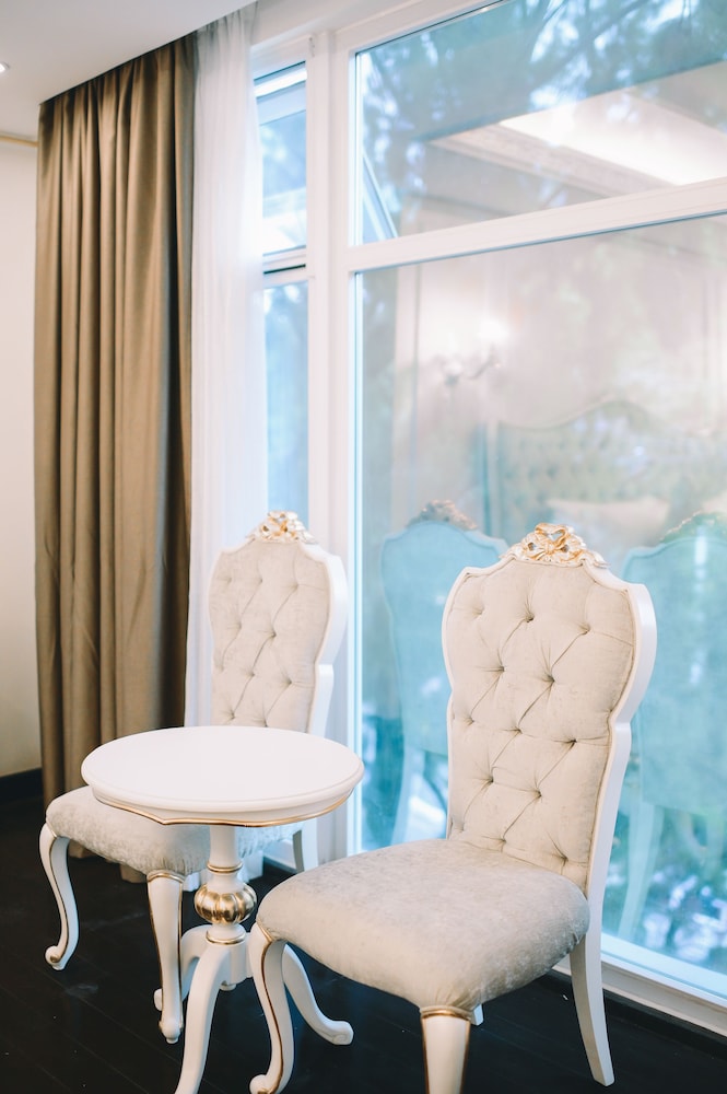 Deluxe Room, 1 King Bed, City View - Photo 6