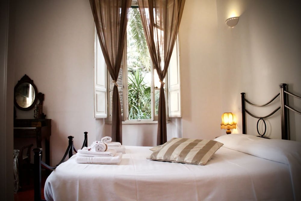 Classic Double or Twin Room, Connecting Rooms