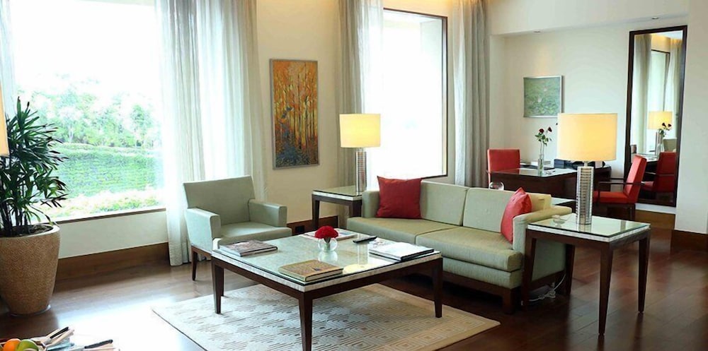 Deluxe Suite - Photo 9