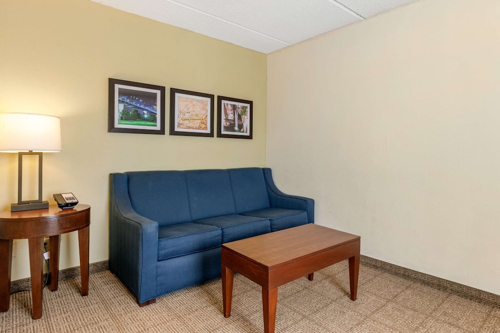 Suite, Multiple Beds, Non Smoking - Photo 2