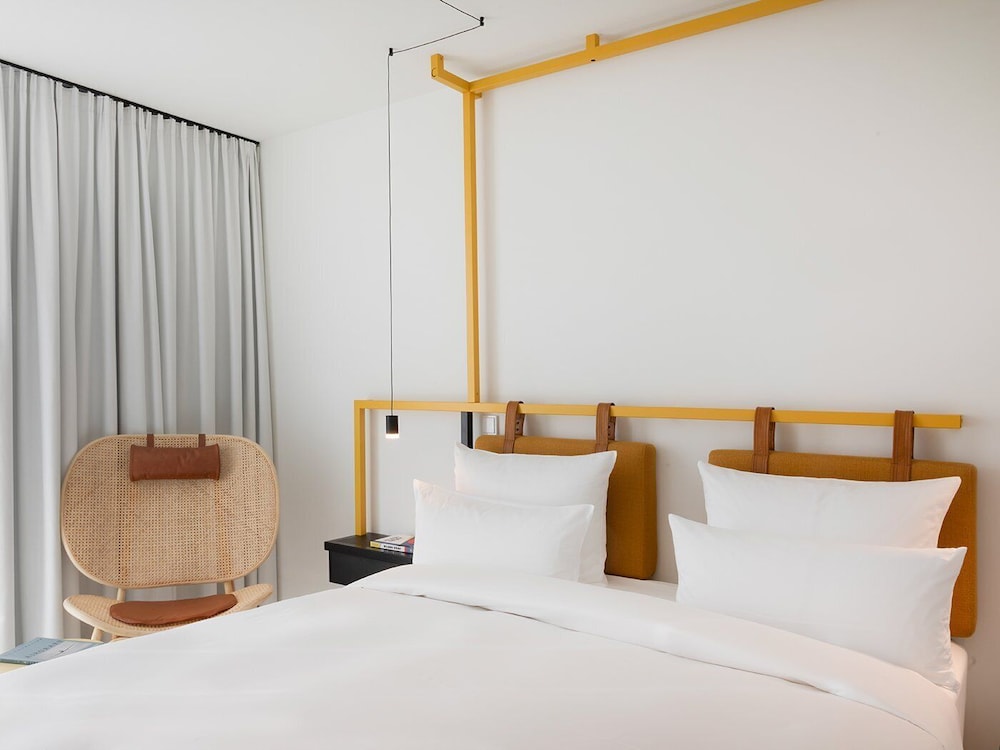 Room (Living)