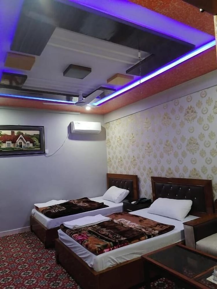 Deluxe Double or Twin Room photo 3