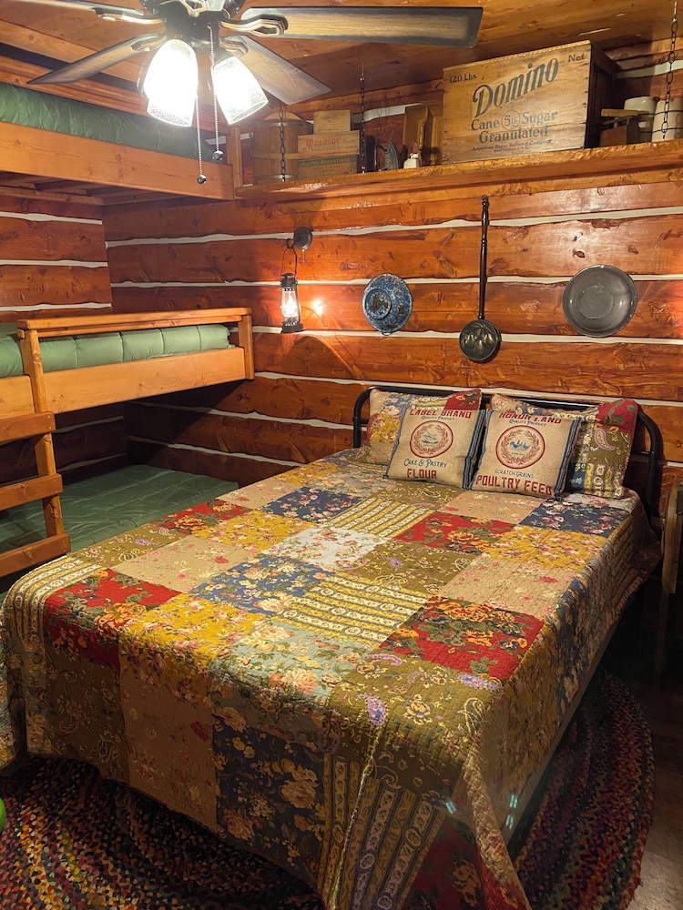 Deluxe Room, Multiple Beds photo 1