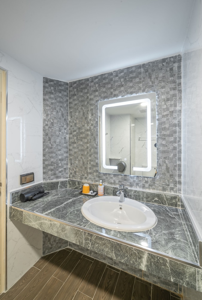 Deluxe Triple Room - Photo 3