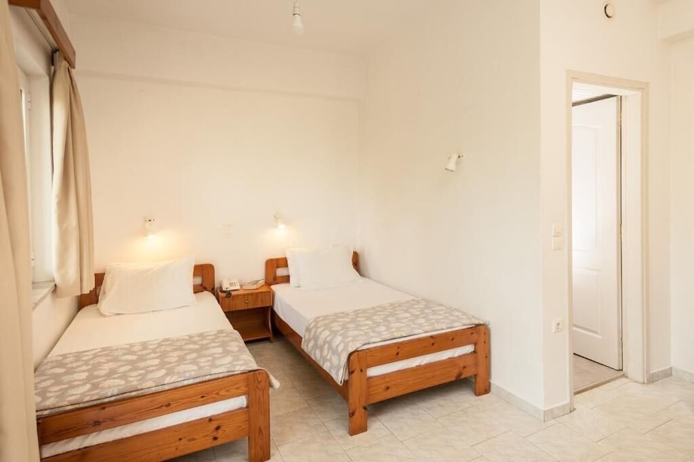 Basic Double or Twin Room photo 1
