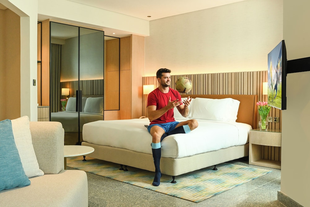 Room, 1 King Bed, City View photo 3