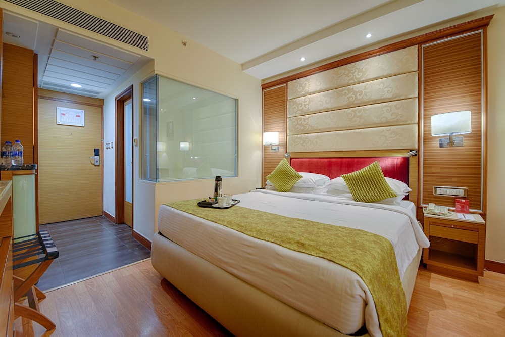 Deluxe Double Room, 1 King Bed, City View