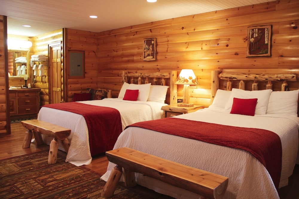 Premium Cabin, 2 Queen Beds photo 2