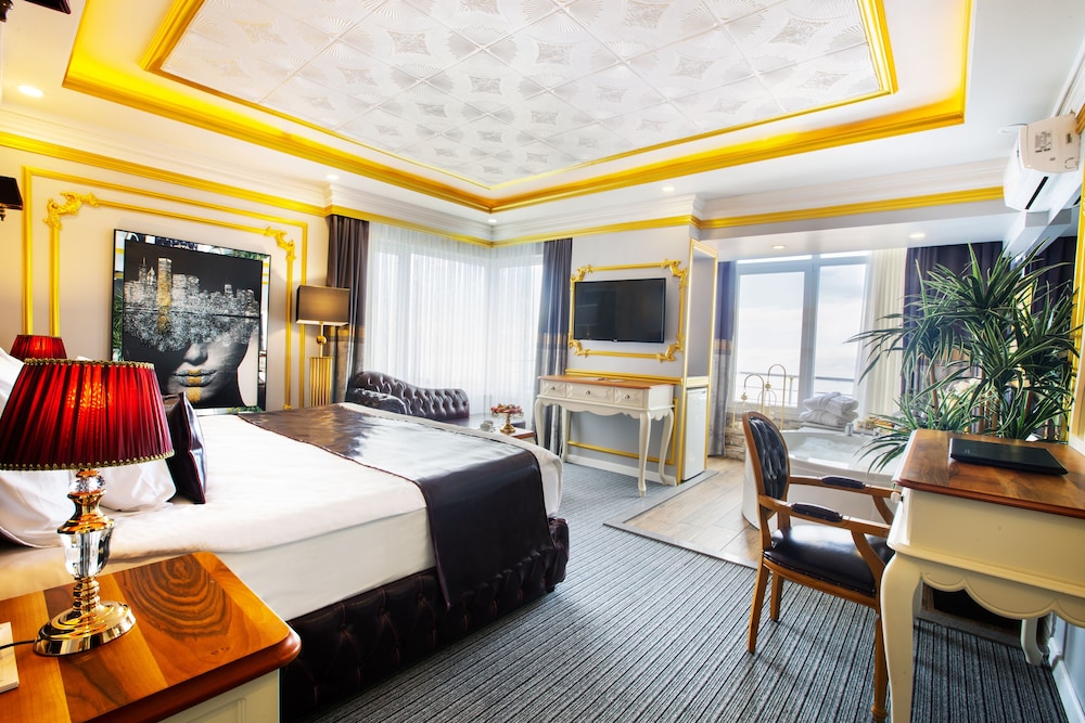 Queen Suite sea view with Jacuzzi