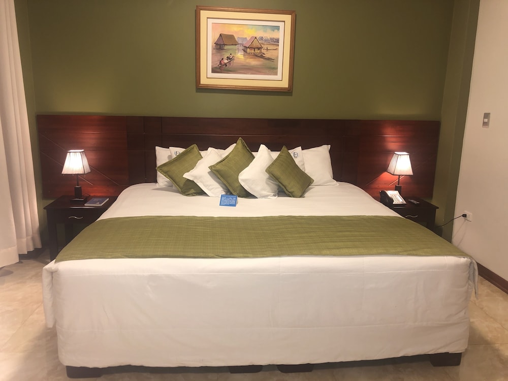 Double Room, 1 Queen Bed photo 1