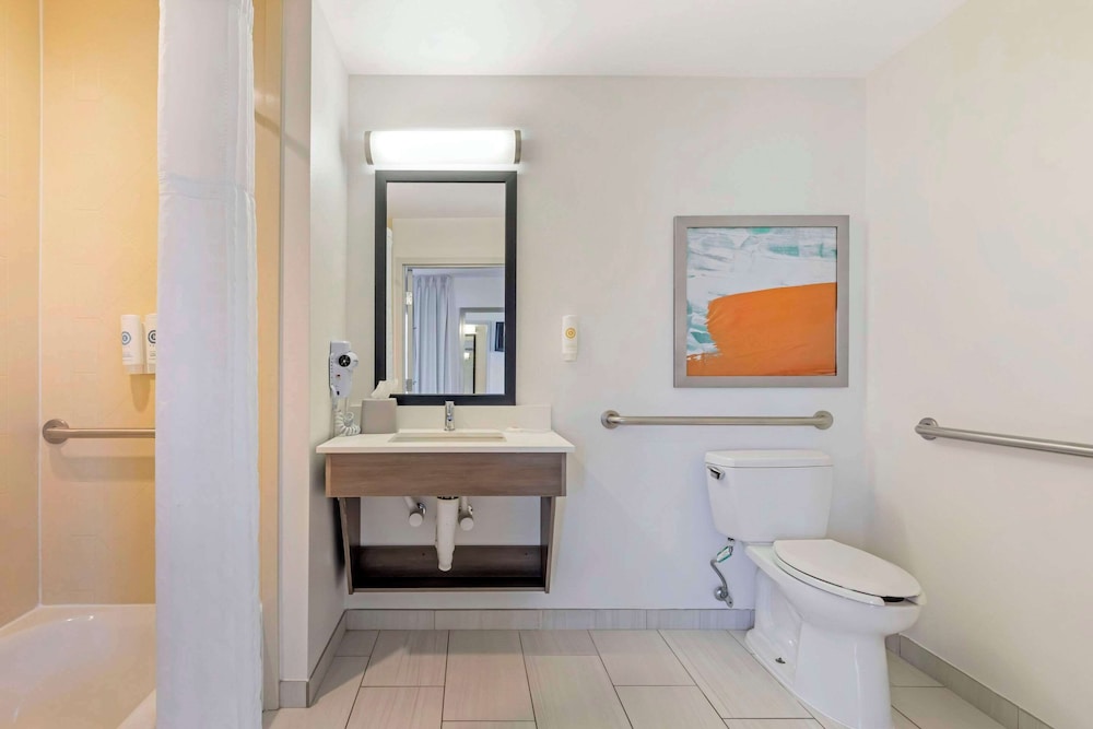 Suite, Multiple Beds, Non Smoking - Photo 2