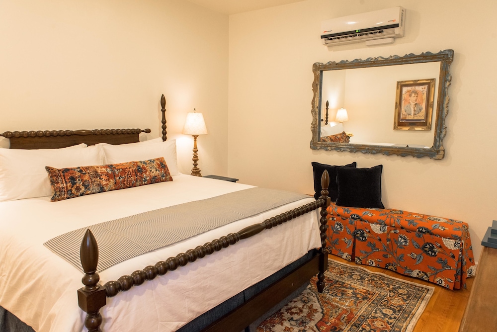 The Larcena Pennington Room