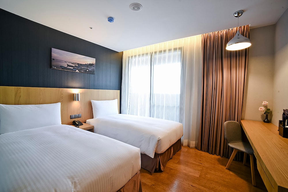Basic Twin Room, Non Smoking photo 2