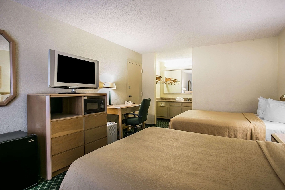 Standard Room, 2 Double Beds, Non Smoking - Photo 3