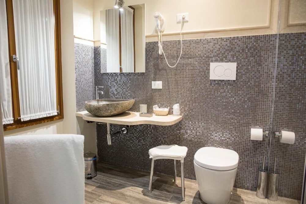 Superior Room - Photo 9