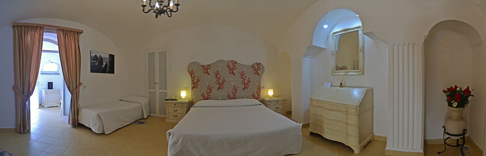 Economy Quadruple Room photo 3