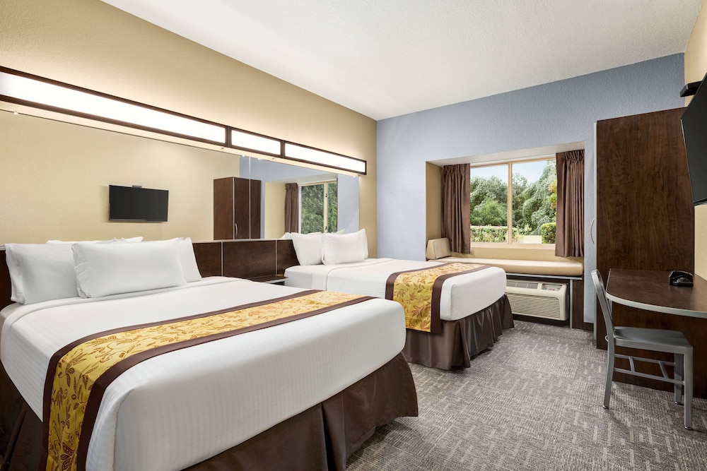 Room, 2 Queen Beds, Accessible, Non Smoking