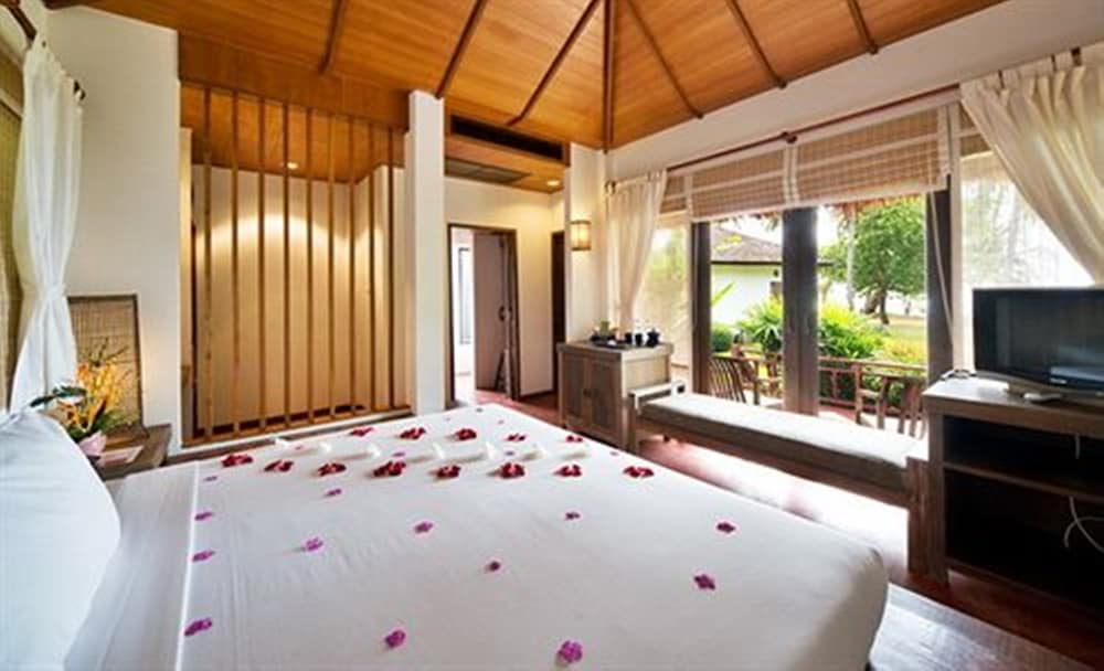 Villa, Private Pool, Beachfront - Photo 3