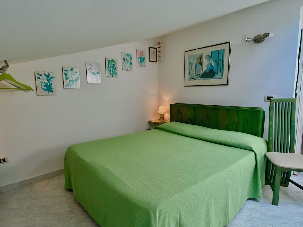 Twin room in mansard with external private bathroom