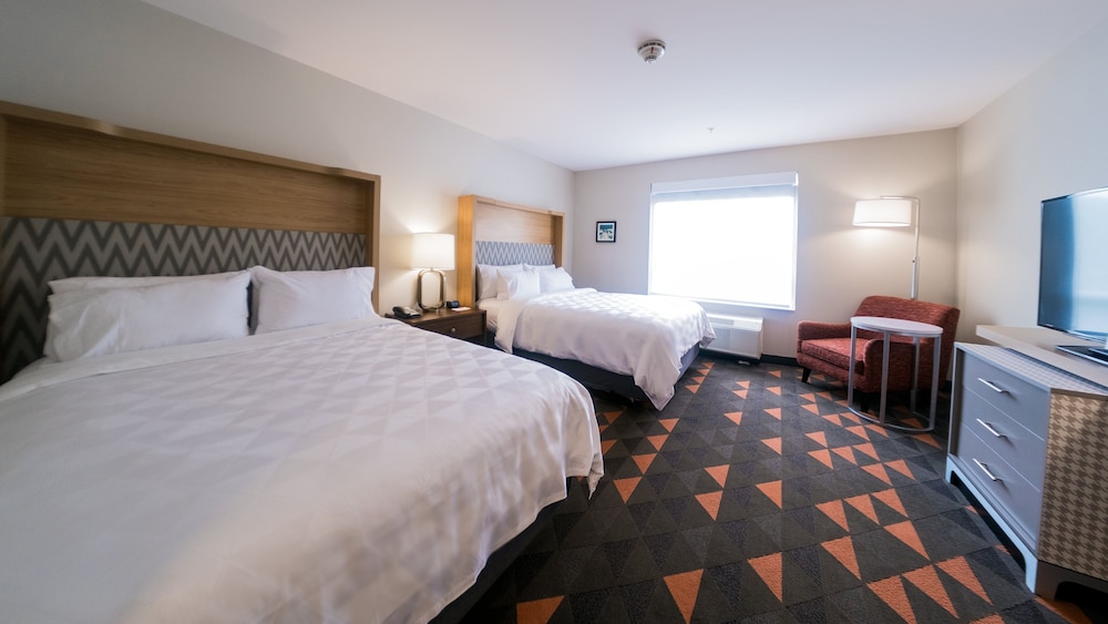 Suite, 2 Queen Beds, Accessible (Comms, Accessible Tub)