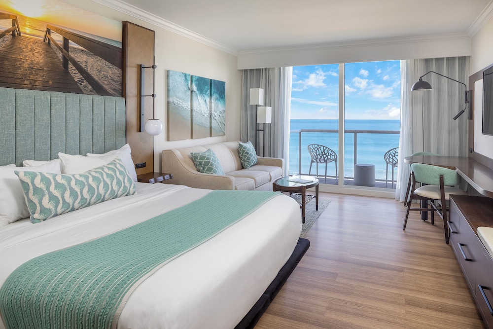Room, 1 King Bed with Sofa bed, Balcony, Oceanfront photo 1