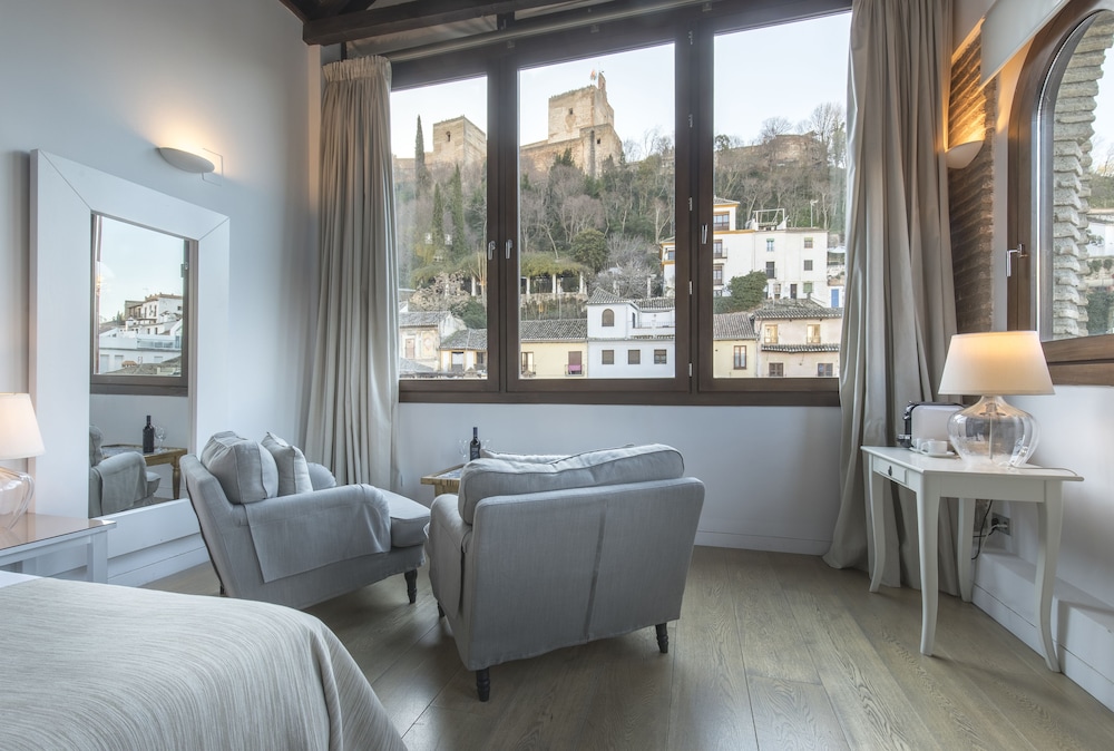 Suite (Alhambra View) - Photo 1