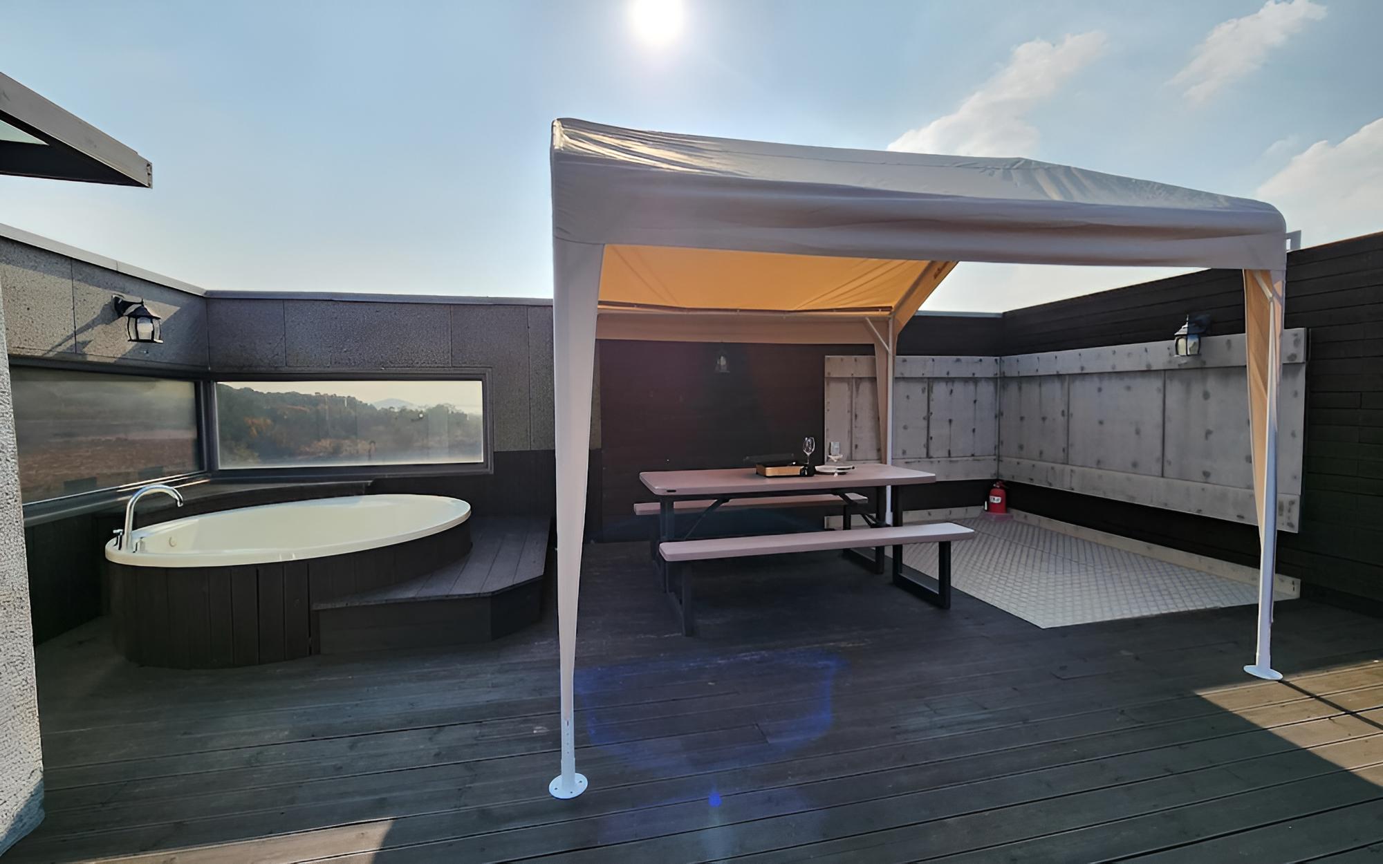 Room (VIP - C Outdoor Spa Barbecue (Double ) - Photo 9