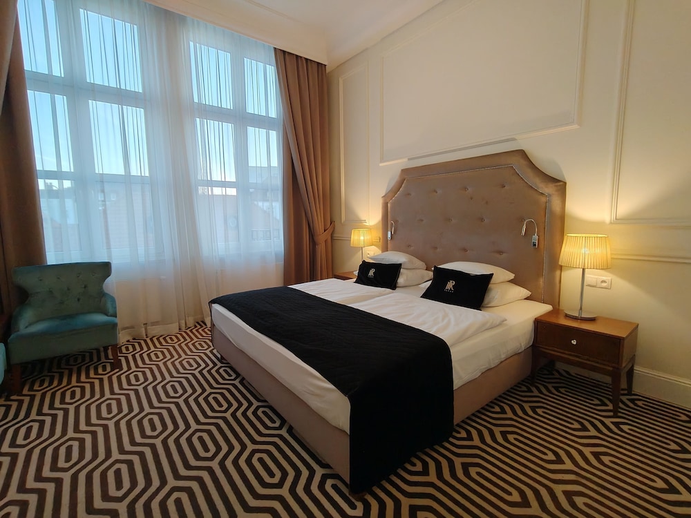 Premier Double Room Single Use photo 3