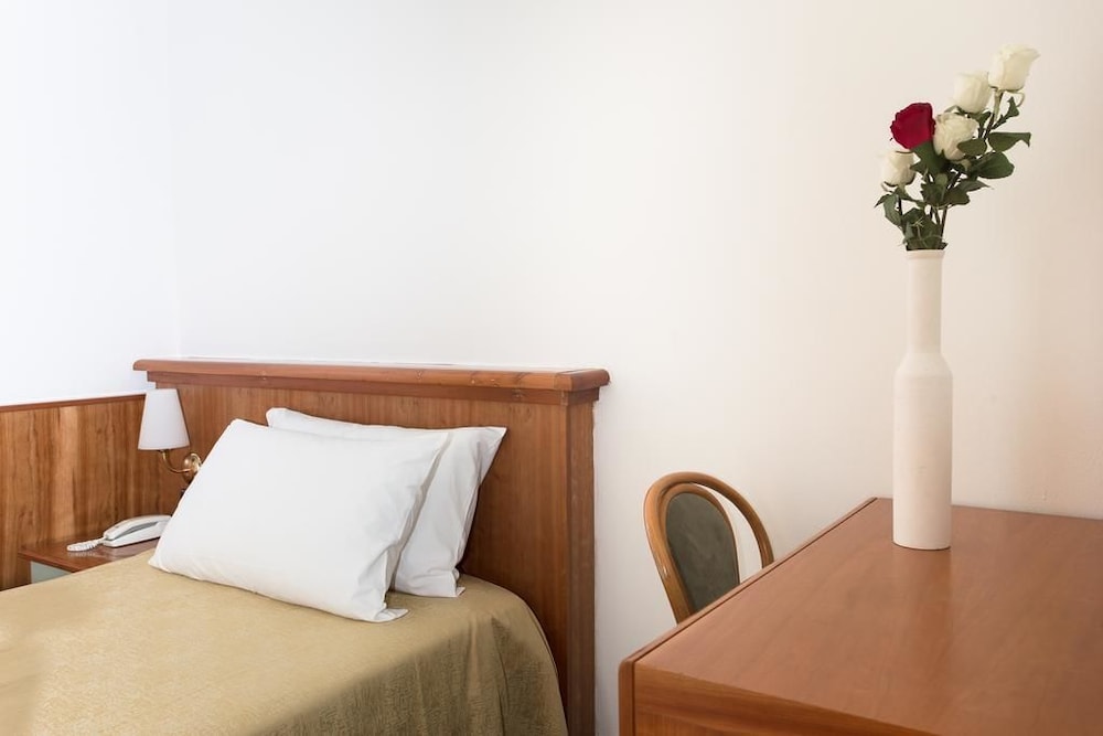 Single Room photo 3