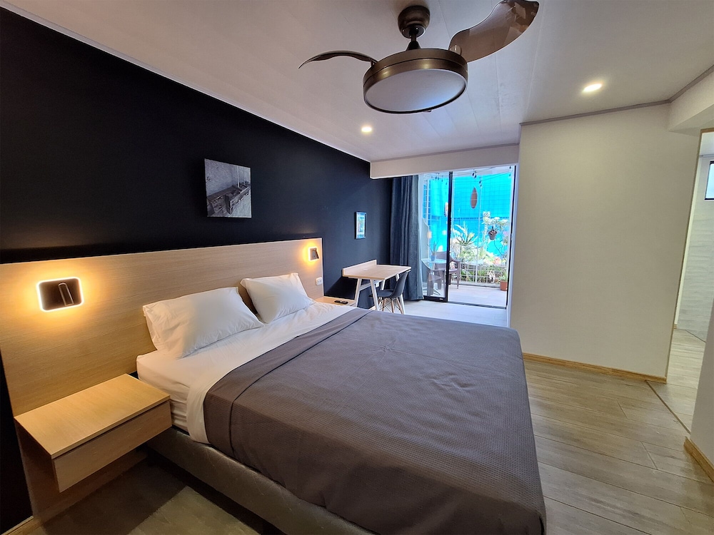 Premier Double Room, Garden View